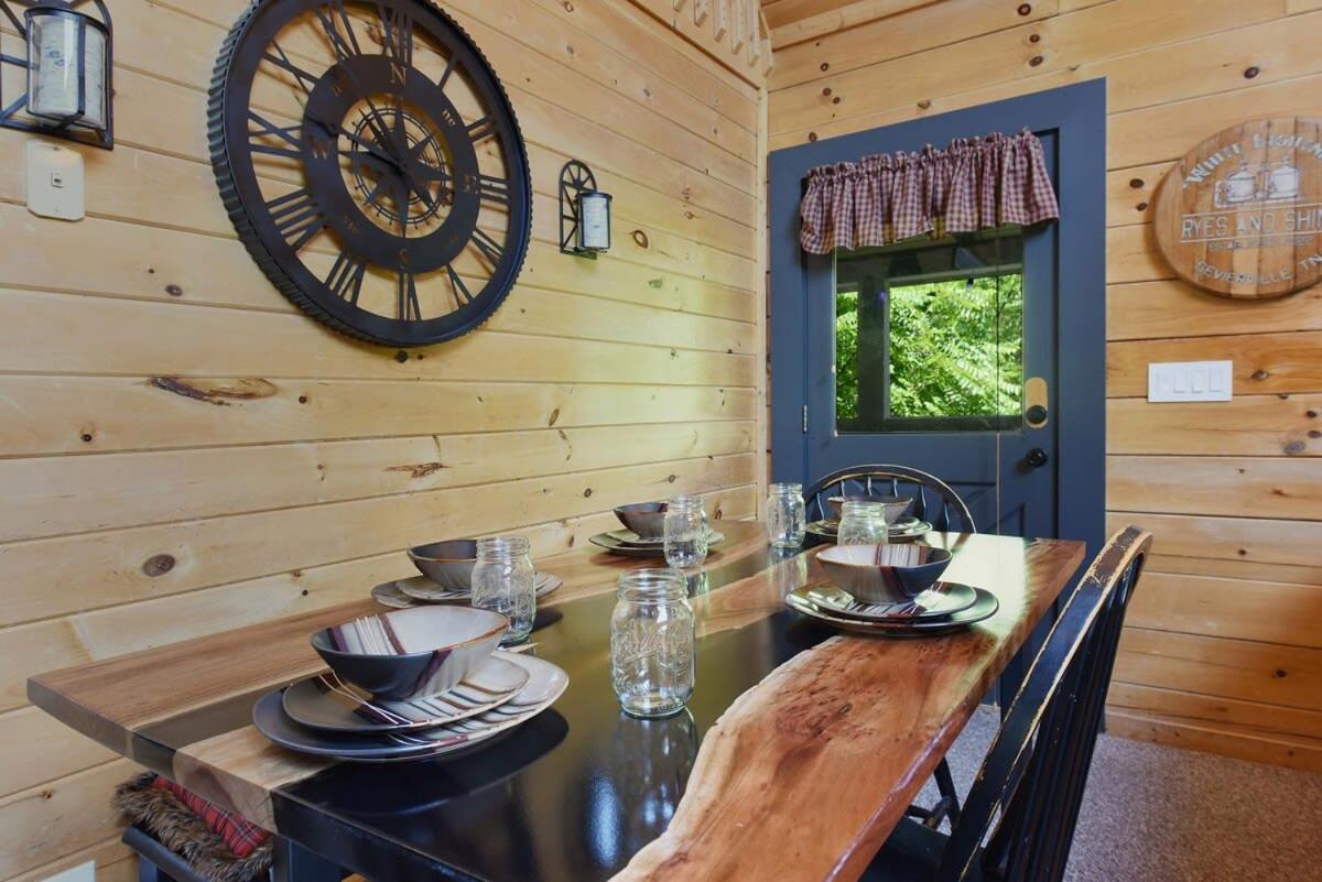 Ryes And Shine Bootlegger'S Cabin! Hot Tub* Pool* Arcade* Billiards *Ev * Pet Friendly เซอเวียร์วีล ภายนอก รูปภาพ