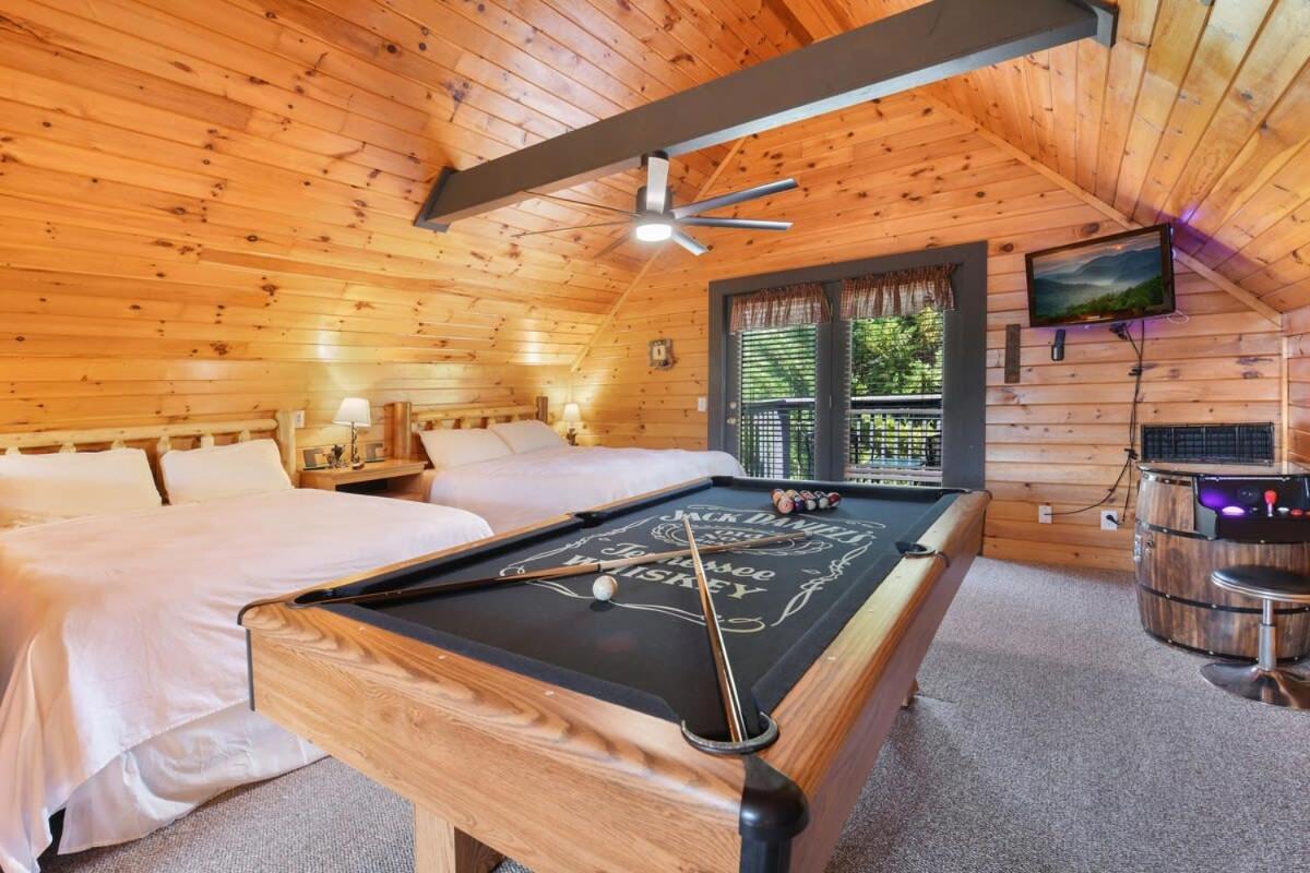 Ryes And Shine Bootlegger'S Cabin! Hot Tub* Pool* Arcade* Billiards *Ev * Pet Friendly เซอเวียร์วีล ภายนอก รูปภาพ