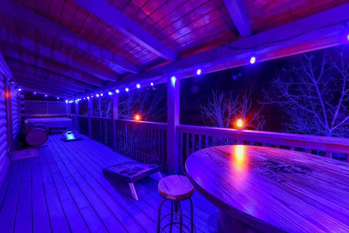 Ryes And Shine Bootlegger'S Cabin! Hot Tub* Pool* Arcade* Billiards *Ev * Pet Friendly เซอเวียร์วีล ภายนอก รูปภาพ